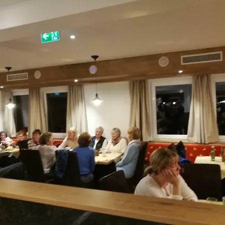 Jochberger Dorfstubn * يوخبرغ