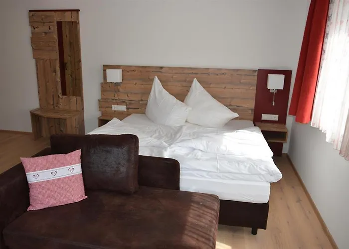 Jochberger Dorfstubn 公寓