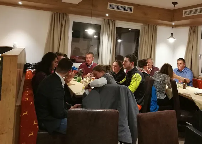 Jochberger Dorfstubn 公寓